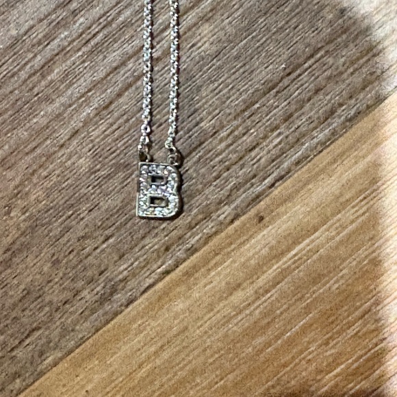 Jewelry - Elegant B Silver Necklace